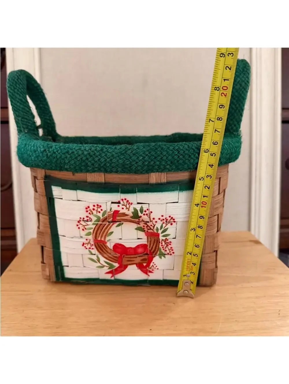 Vintage Christmas jute braided nesting baskets w a holiday design set of 3